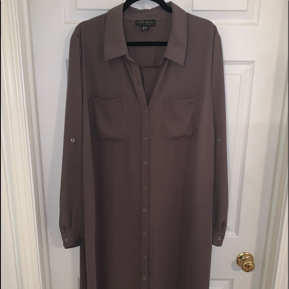Forever 21 Plus NWOT Long Buttoned Down Tunic